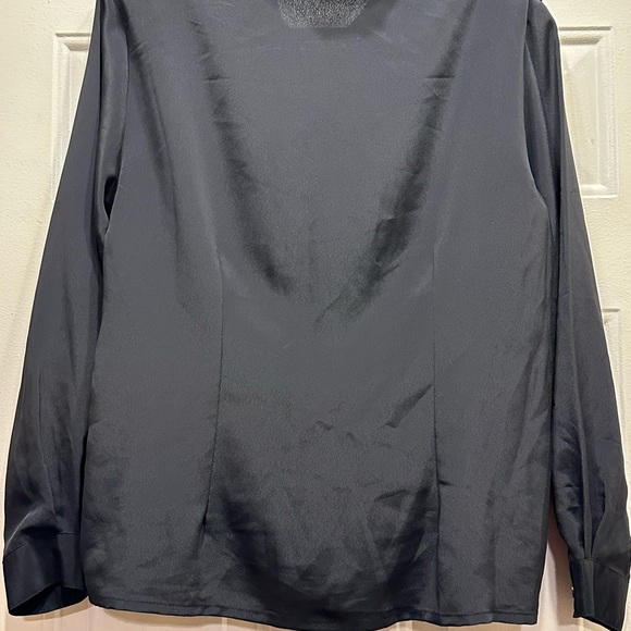 Black Silky “ Impressions of California “ Long Sleeve Blouse !! - Picture 2 of 3